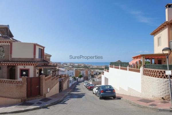 Terreno en calle Chirimoya