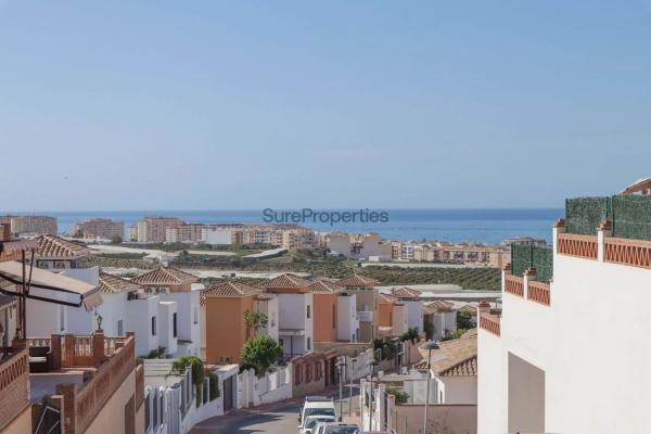 Terreno en calle Chirimoya