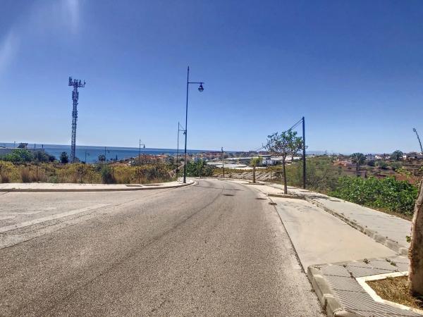 Terreno en calle Las Adelfas