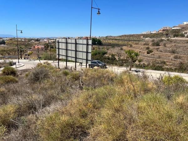 Terreno en calle Las Adelfas