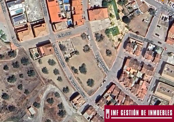 Terreno en calle del Parque, 11