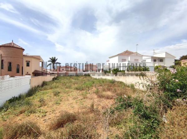 Terreno en calle Hierbabuena, 10