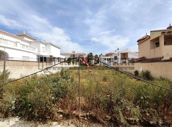 Terreno en calle Hierbabuena, 10