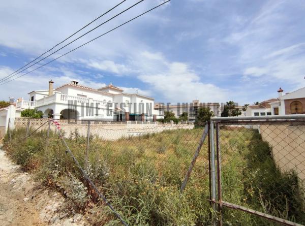 Terreno en calle Hierbabuena, 10