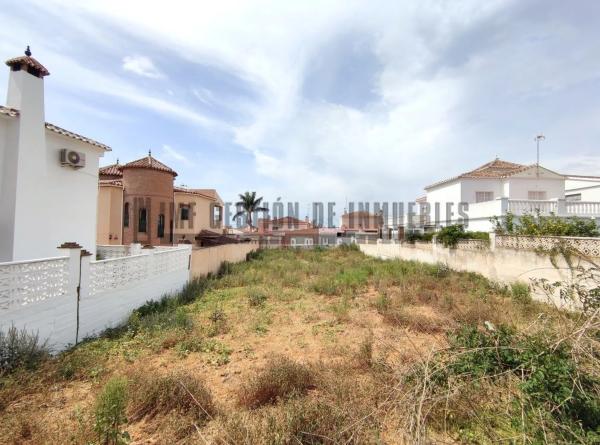 Terreno en calle Hierbabuena, 10