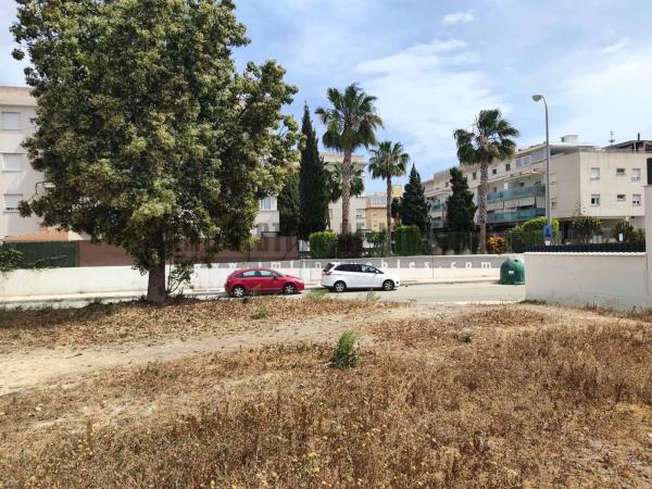 Terreno en calle Hierbabuena, 10