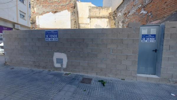 Terreno en calle Reñidero