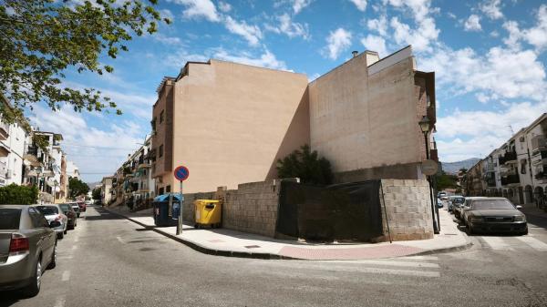 Terreno en calle Alfonso Xii