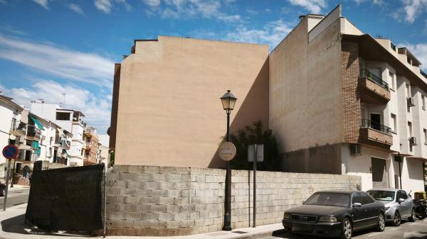 Terreno en calle Alfonso Xii