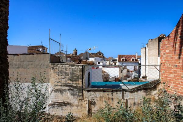 Terreno en plaza Santa Cruz