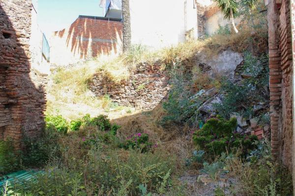 Terreno en plaza Santa Cruz