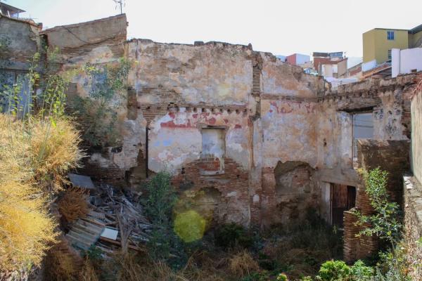 Terreno en plaza Santa Cruz