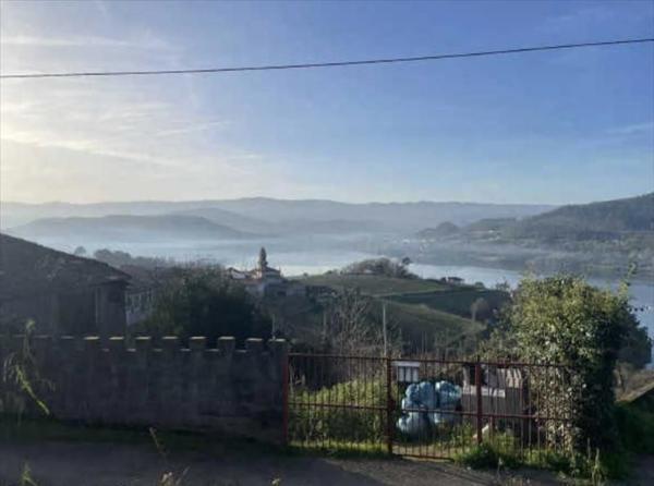 Terreno en Castrelo de Miño