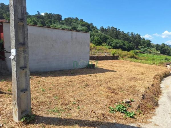 Terreno en Leiro
