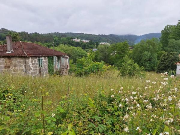 Terreno en Leiro