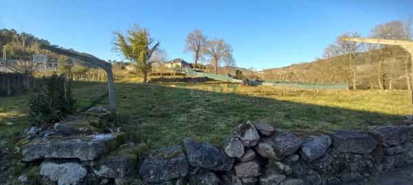 Terreno en Leiro