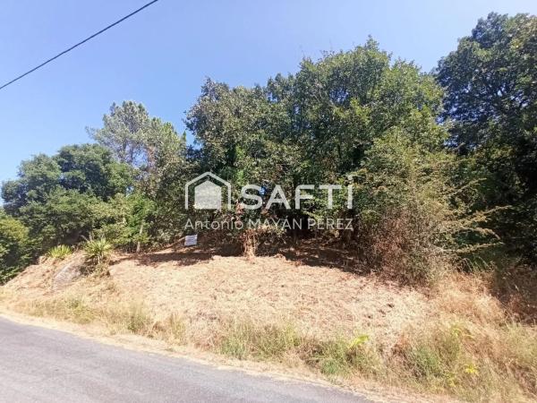 Terreno en camino de Santa Uxia