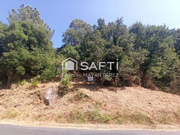 Terreno en camino de Santa Uxia