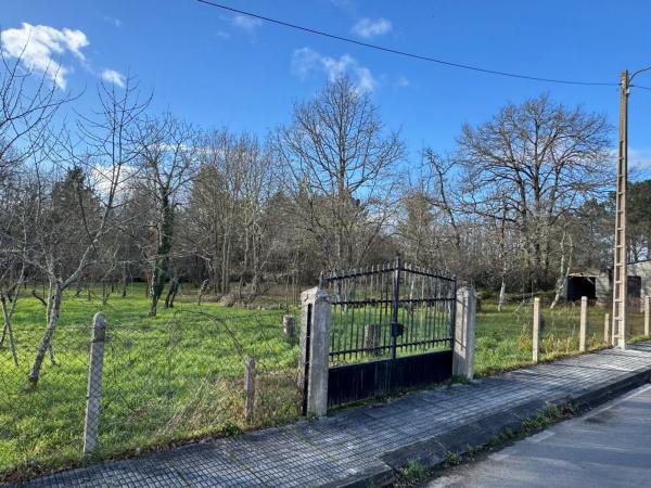 Terreno en Currás s/n