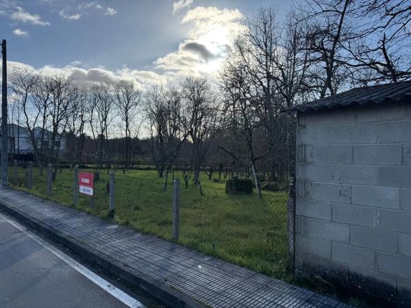 Terreno en Currás s/n