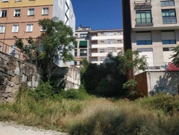 Terreno en calle Ribeira de Canedo