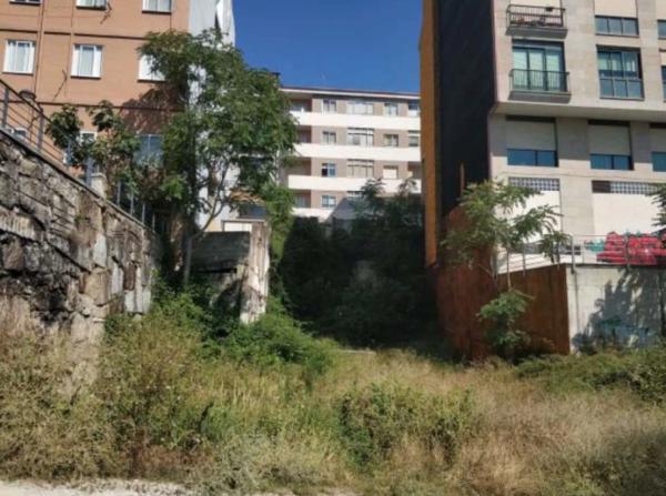 Terreno en calle Ribeira de Canedo