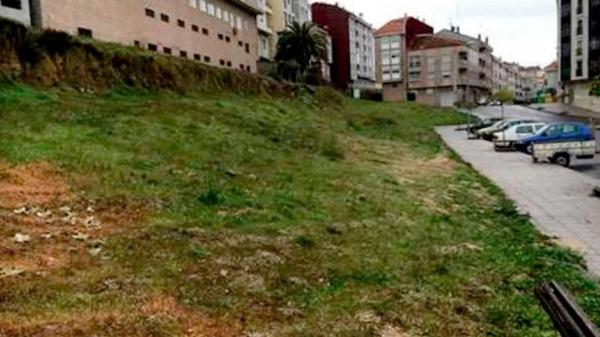 Terreno en avenida de Celanova