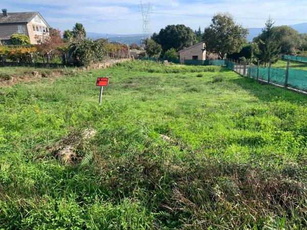 Terreno en carretera Paradela s/n