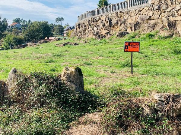Terreno en carretera Paradela s/n