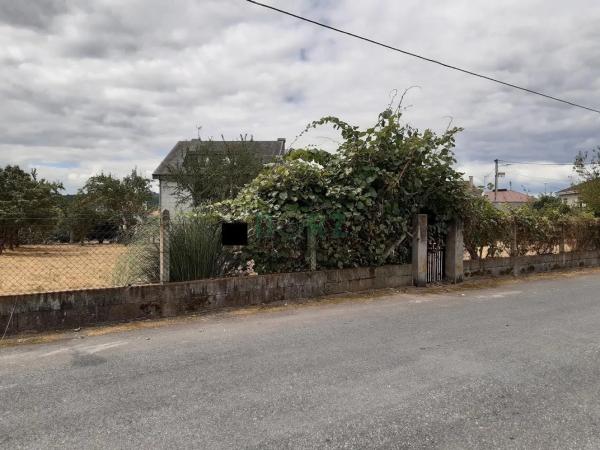 Terreno en calle Ponte Noalla