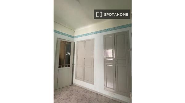 Room in shared apartment in Alcoi