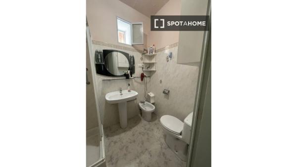 Room in shared apartment in Alcoi