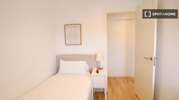 Room in shared apartment in Santander