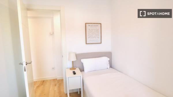 Room in shared apartment in Santander