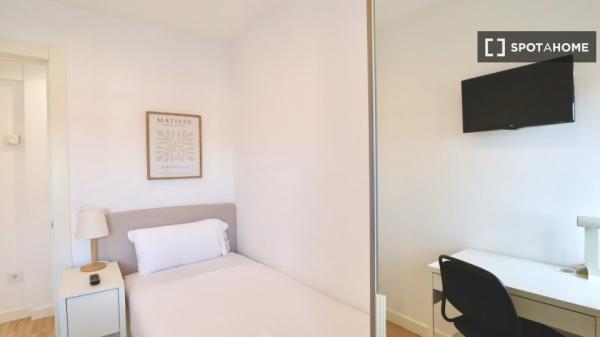 Room in shared apartment in Santander