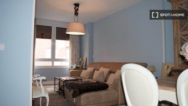 Piso de 3 dormitorios en alquiler en Indautxu, Bilbao