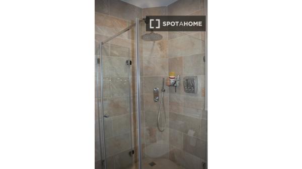 Piso de 3 dormitorios en alquiler en Indautxu, Bilbao