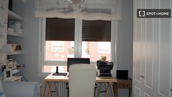 Piso de 3 dormitorios en alquiler en Indautxu, Bilbao