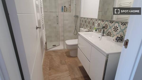 Piso de 2 habitaciones en alquiler en Cervantes, Granada