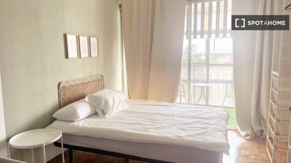 Se alquila habitación compartida en Ciudad Universitaria, Madrid