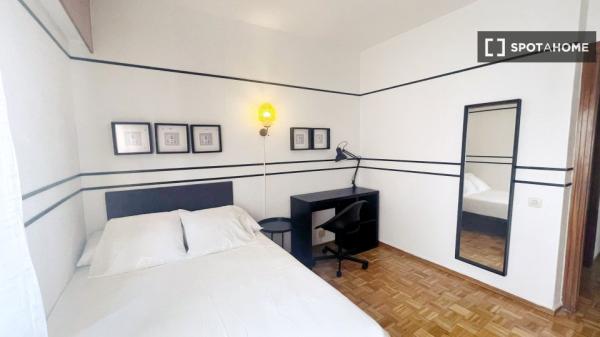 Se alquila habitación compartida en Ciudad Universitaria, Madrid
