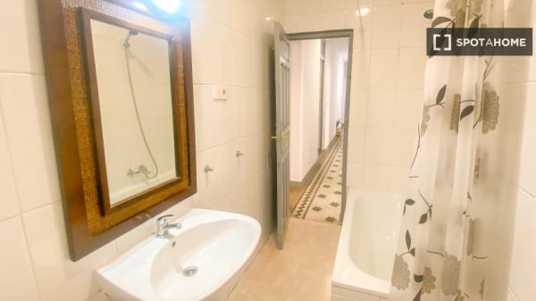 Habitación en piso compartido en alquiler en el Centro, Granada