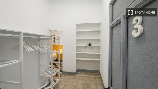 Zimmer in Wohngemeinschaft zu vermieten in Centro, Granada