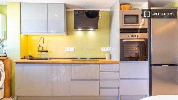 Piso en alquiler de 2 habitaciones en Jardín de La Abadía, Málaga