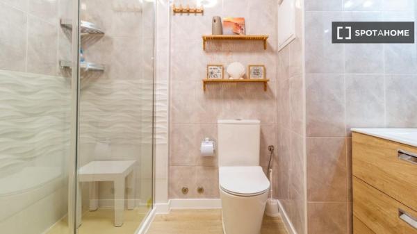 Piso en alquiler de 2 habitaciones en Jardín de La Abadía, Málaga