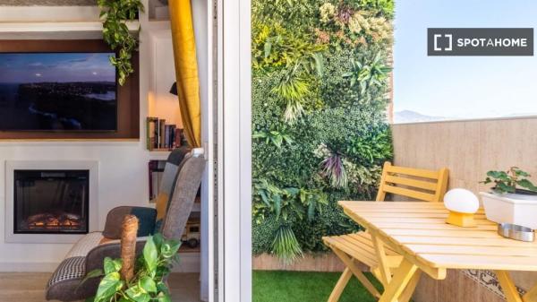 Piso en alquiler de 2 habitaciones en Jardín de La Abadía, Málaga