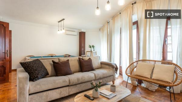 Piso en alquiler de 4 habitaciones en Alicante