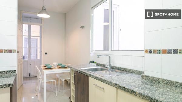 Habitación en piso compartido en alquiler en Alicante