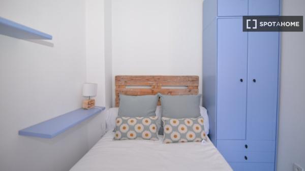 Room in shared apartment in Santander