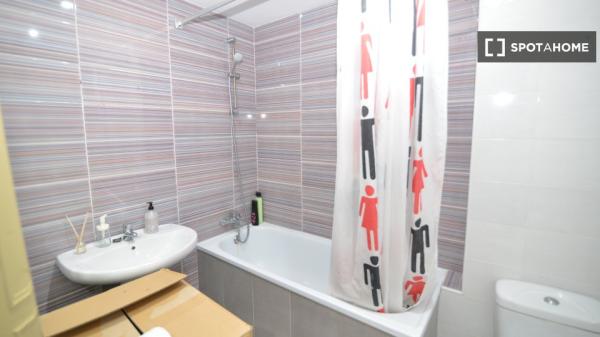 Room in shared apartment in Santander